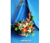 Корзина из конфет Весенний шедевр