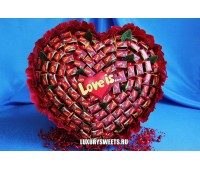 Букет из жвачки Сердце Love is… 2