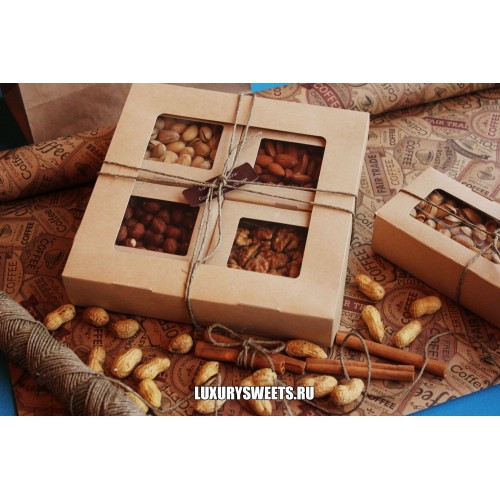 Подарочный набор из орехов Комплимент в коробке 6