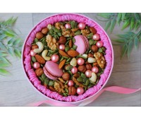 Подарочный набор в коробке из орехов Вкусные эмоции