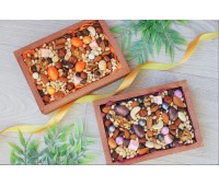 Подарочный набор из орехов Нотки вкуса в ящике