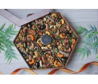 Подарочный набор в деревянном ящике с крышкой Бокс из орехов Вкусные эмоции 2 Подарочный набор в деревянном ящике с крышкой Бокс из орехов Вкусные эмоции 2