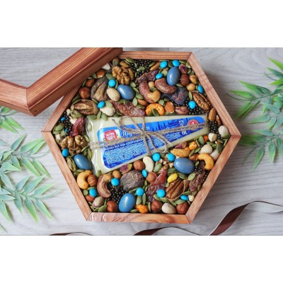Подарочный набор в деревянном ящике с крышкой Бокс из орехов и сыра Вкусные эмоции 5