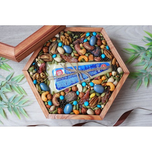 Подарочный набор в деревянном ящике с крышкой Бокс из орехов и сыра Вкусные эмоции 5