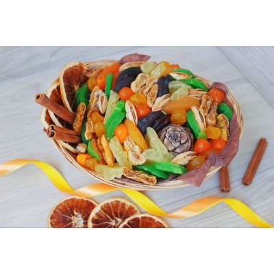 Корзина из орехов и сухофруктов Вкусные традиции мини 