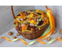 Корзина из орехов и сухофруктов Вкусные традиции