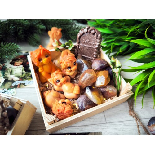 Композиция в ящике из мыло ручной работы Чудесные лошадки с подсветкой Композиция в ящике из мыло ручной работы Чудесные лошадки с подсветкой