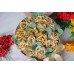 Съедобный фруктовый букет с розами из яблочных и грушевых фрипсов в шляпной коробке Огни большого города 4