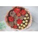Съедобный фруктовый букет с розами из яблочных фрипсов и конфет Красавица 4